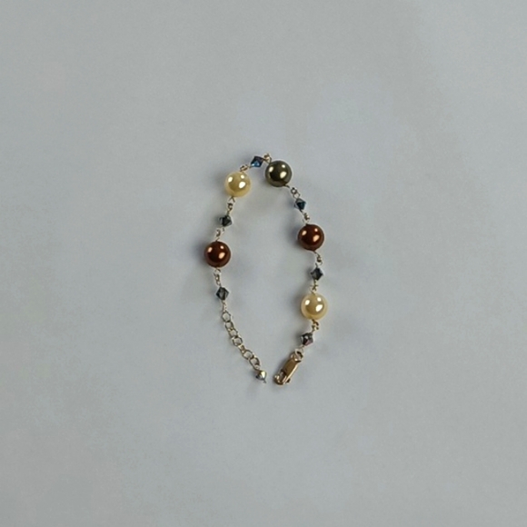 Pearls and Swarovski 14K Gold Filled Bracelet. - Picture 15 of 16